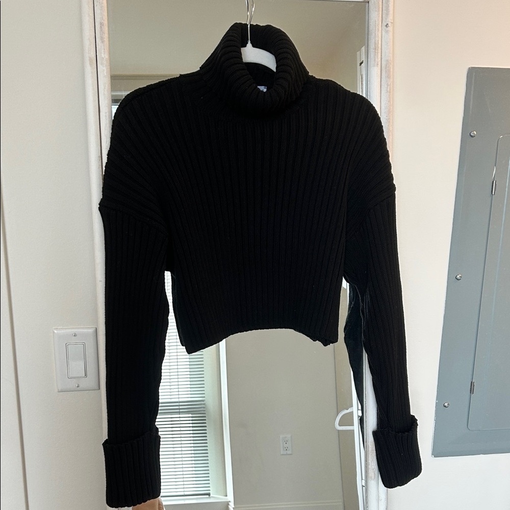 Zara Ribbed Chunky Knit Cropped Sweater